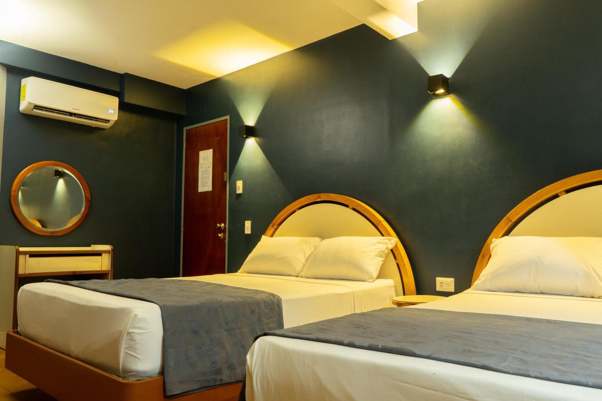 El Arroyo 3*